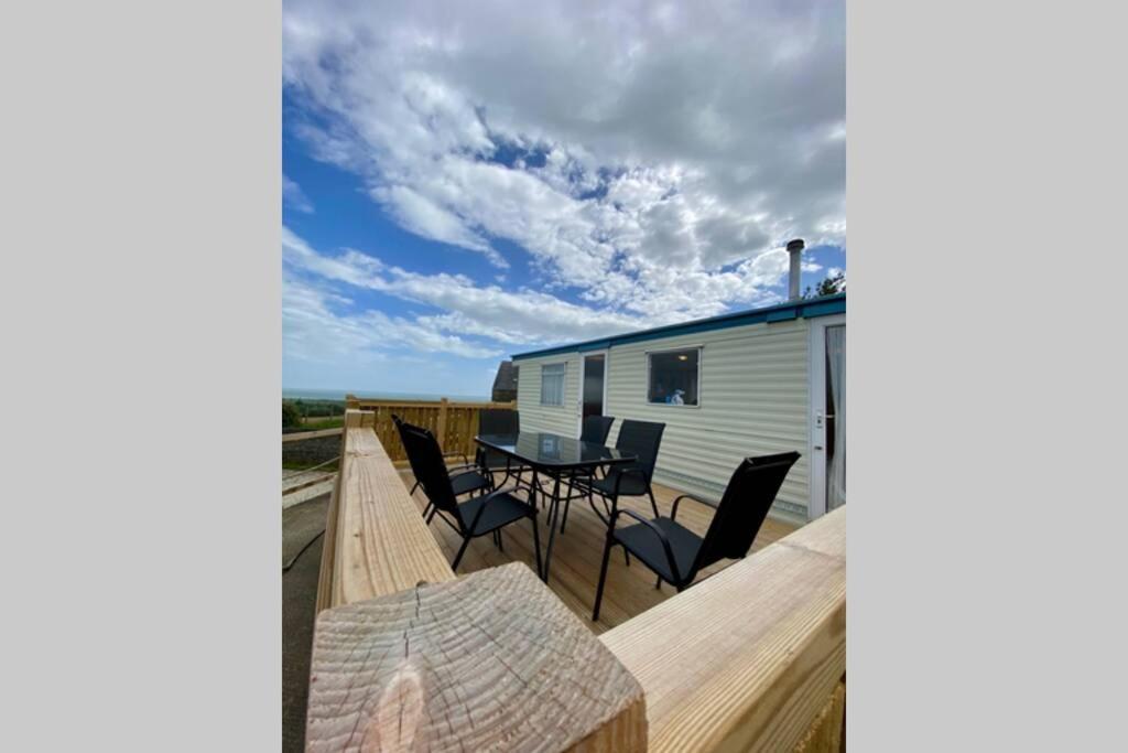 Snowdon Bay - North Wales - Stunning Llyn Peninsula Mountain & Ocean Views - Wilde Retreats Villa Pwllheli Bagian luar foto
