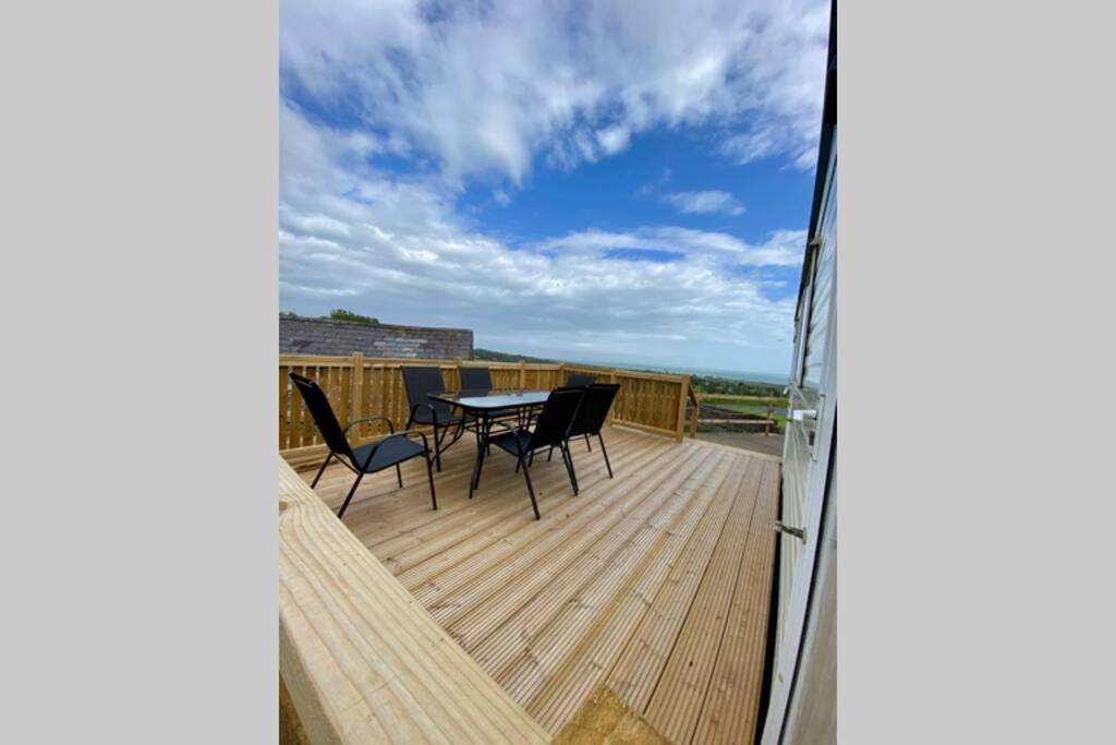 Snowdon Bay - North Wales - Stunning Llyn Peninsula Mountain & Ocean Views - Wilde Retreats Villa Pwllheli Bagian luar foto