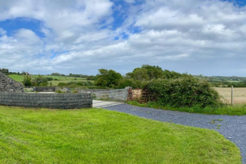 Snowdon Bay - North Wales - Stunning Llyn Peninsula Mountain & Ocean Views - Wilde Retreats Villa Pwllheli Bagian luar foto