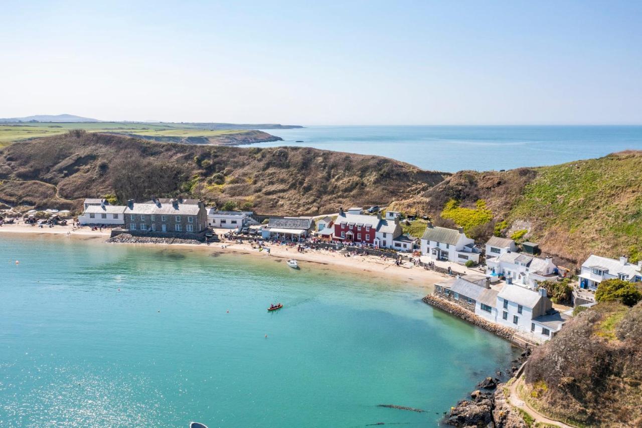 Snowdon Bay - North Wales - Stunning Llyn Peninsula Mountain & Ocean Views - Wilde Retreats Villa Pwllheli Bagian luar foto