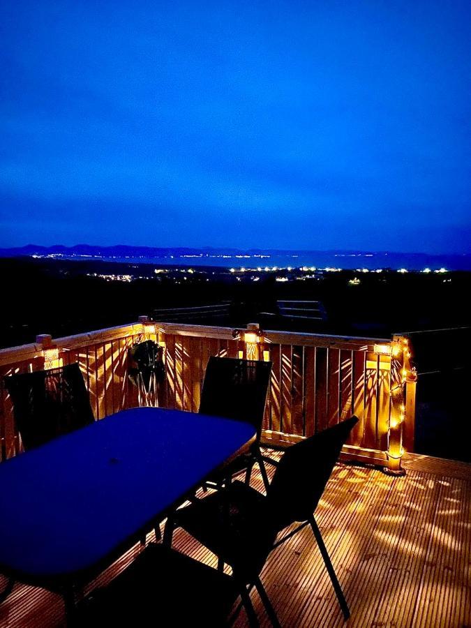 Snowdon Bay - North Wales - Stunning Llyn Peninsula Mountain & Ocean Views - Wilde Retreats Villa Pwllheli Bagian luar foto
