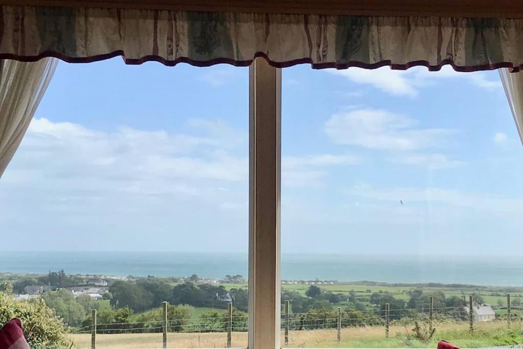 Snowdon Bay - North Wales - Stunning Llyn Peninsula Mountain & Ocean Views - Wilde Retreats Villa Pwllheli Bagian luar foto